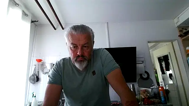 Berg Boy online show from May 30, 6:54 am