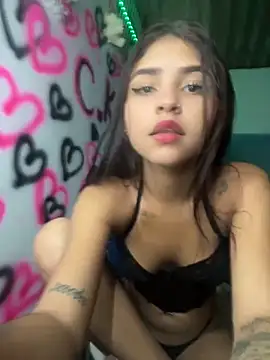 Snapshot of kityy_playful chatting on October 20, 4:13 am kityy playful online show from October 20, 4:13 am