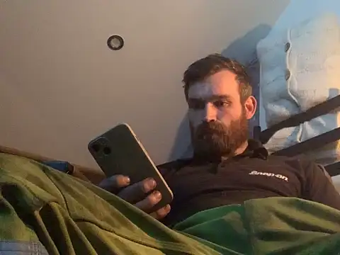 Snapshot of LKC94 chatting on March 18, 4:26 am LKC94 online show from March 18, 4:26 am