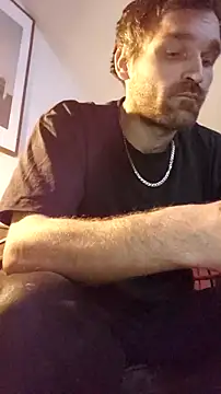 Snapshot of LKC94 chatting on December 4, 10:51 pm LKC94 online show from December 4, 10:51 pm