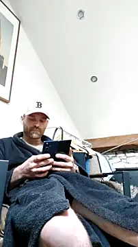 Snapshot of LKC94 chatting on December 14, 10:42 am LKC94 online show from December 14, 10:42 am