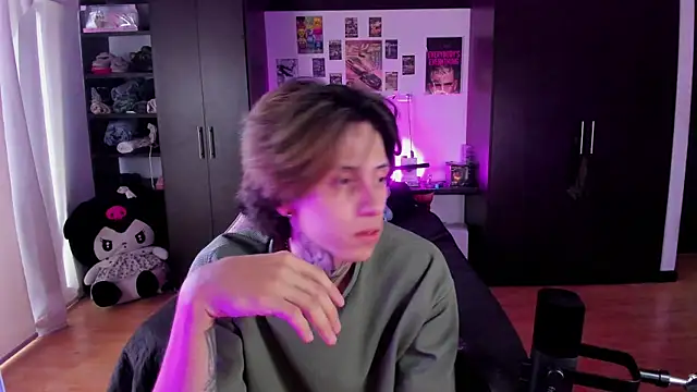 xIce Boy online show from April 2, 10:29 pm