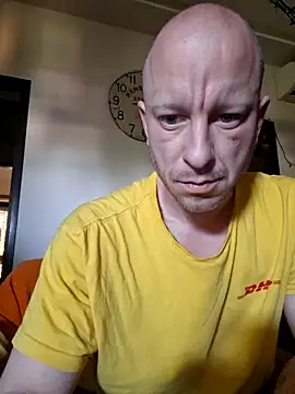 Snapshot of svenpfeifer chatting on April 23, 6:47 am svenpfeifer online show from April 23, 6:47 am