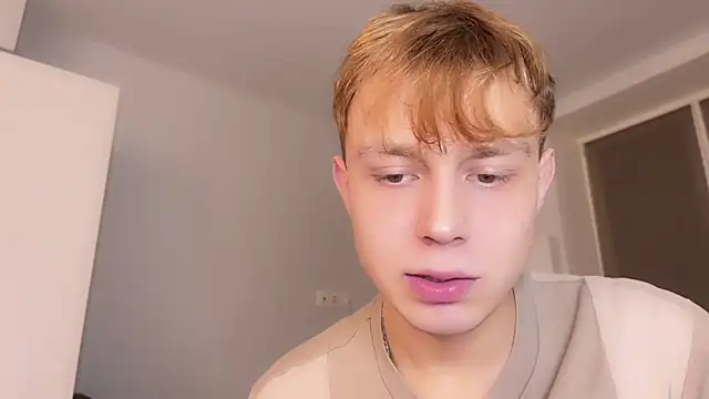 Snapshot of SlavaIsHere chatting on March 16, 1:07 am SlavaIsHere online show from March 16, 1:07 am