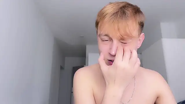 Snapshot of SlavaIsHere chatting on March 16, 5:03 am SlavaIsHere online show from March 16, 5:03 am