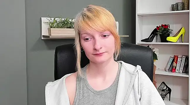 hottieBlair online show from March 19, 10:44 am