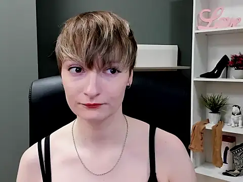 hottieBlair online show from October 14, 6:14 am