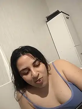 Veramaia online show from March 13, 3:39 pm