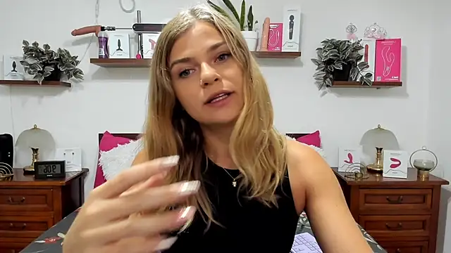 HaleyReedme online show from September 15, 7:08 am