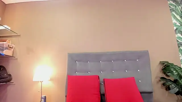 BetsyBennet  online show from February 16, 4:52 am