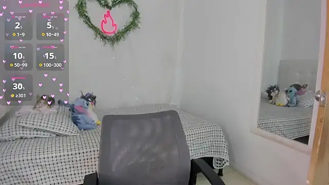 Brithanycullen online show from April 15, 4:19 am