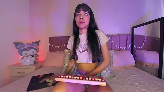 kitty-kryss online show from October 28, 12:30 pm