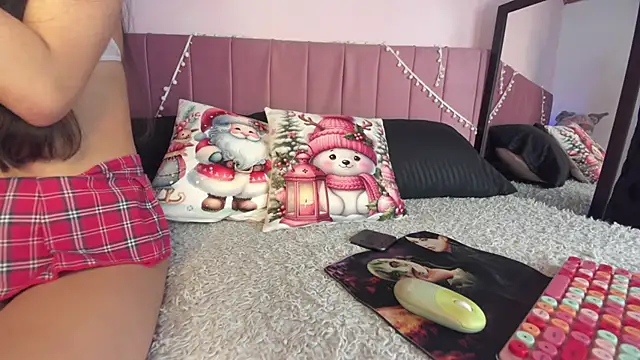 kitty-kryss online show from December 18, 3:18 pm