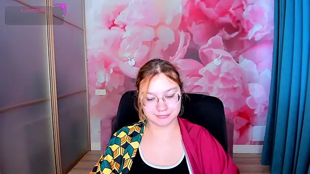 AngelinaLow online show from February 6, 12:30 pm