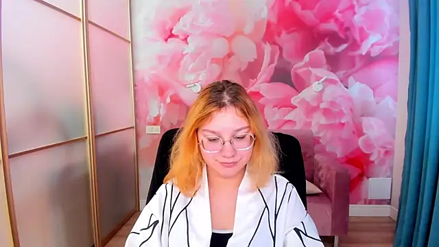 AngelinaLow online show from February 20, 12:38 pm