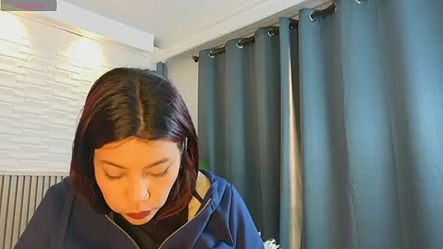 TiffanyWalk online show from April 18, 12:42 pm