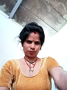 Snapshot of Reena27 chatting on March 15, 6:36 am Reena27 online show from March 15, 6:36 am