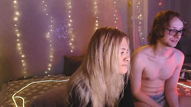 Snapshot of Your_Horny_Friends chatting on March 12, 2:23 pm Your Horny Friends online show from March 12, 2:23 pm