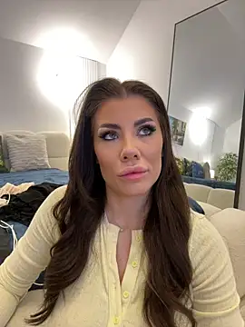 CelineReys online show from April 12, 5:51 pm