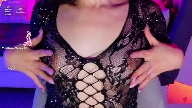 Emmi Roberts online show from March 2, 2:14 am