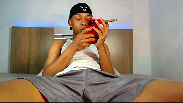 Snapshot of DavidLondo chatting on February 15, 2:58 pm DavidLondo online show from February 15, 2:58 pm