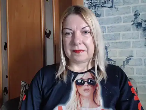 Lillia Ray online show from March 18, 8:50 am