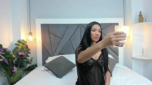 Snapshot of KarolHilton chatting on March 23, 3:10 am KarolHilton online show from March 23, 3:10 am