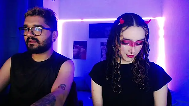 Snapshot of TwinFlamesX chatting on September 11, 10:43 pm TwinFlamesX online show from September 11, 10:43 pm