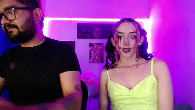 Snapshot of TwinFlamesX chatting on September 13, 6:29 pm TwinFlamesX online show from September 13, 6:29 pm