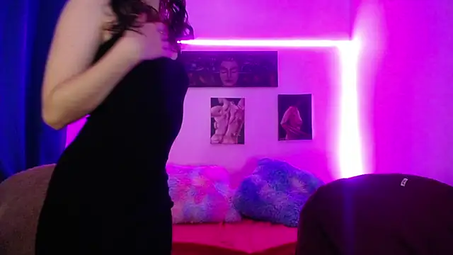 Snapshot of TwinFlamesX chatting on September 24, 1:36 pm TwinFlamesX online show from September 24, 1:36 pm