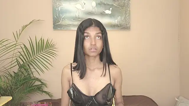 YuliethPetite online show from June 9, 8:20 pm
