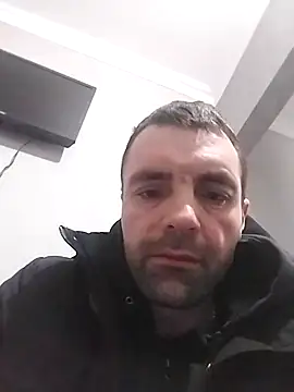 Snapshot of MaksDzubaV chatting on February 25, 11:36 pm MaksDzubaV online show from February 25, 11:36 pm