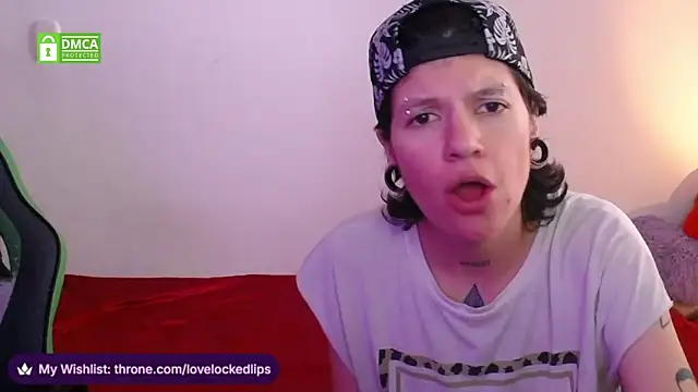 lovelockedlips online show from April 10, 8:35 pm