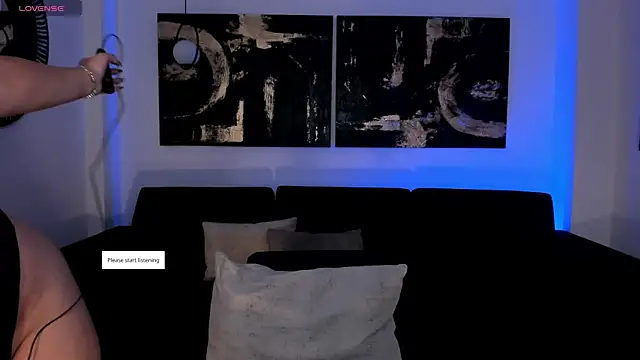 CandaseRussell online show from May 8, 3:23 am