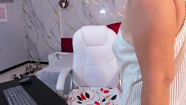 Snapshot of loress_ass_mature chatting on May 14, 6:37 pm loress ass mature online show from May 14, 6:37 pm