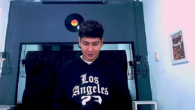 Jhojan twink online show from March 20, 5:12 am