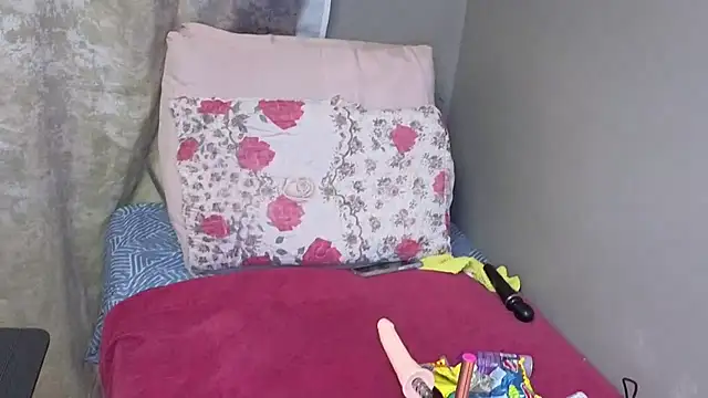 spicybootie online show from November 18, 5:12 am