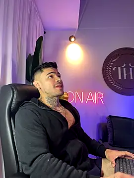 Snapshot of thiagoferrari2 chatting on October 3, 2:19 am thiagoferrari2 online show from October 3, 2:19 am
