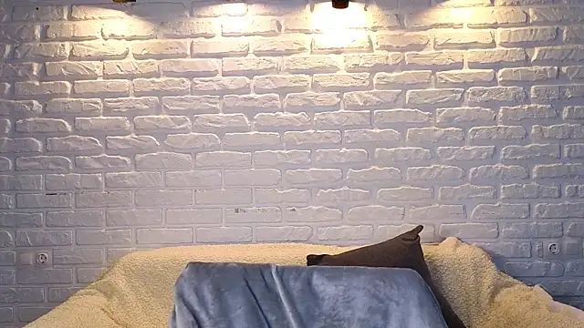 Snapshot of minigirl chatting on March 15, 4:13 am minigirl online show from March 15, 4:13 am