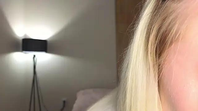 Snapshot of minigirl chatting on February 28, 4:08 pm minigirl online show from February 28, 4:08 pm