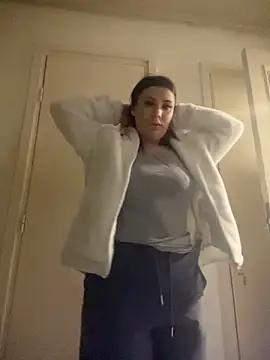 Snapshot of Natasha_Cameron22 chatting on May 6, 8:58 pm Natasha Cameron22 online show from May 6, 8:58 pm