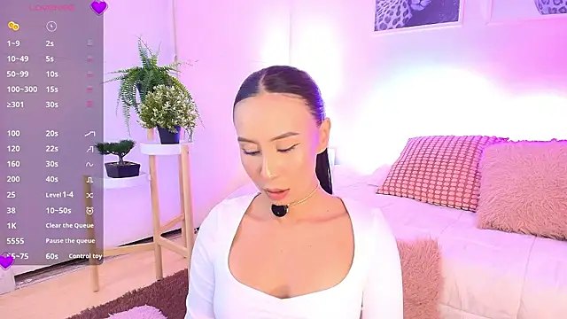 Valen ross  online show from March 17, 9:29 pm