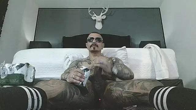 danilog515 online show from April 15, 1:23 am