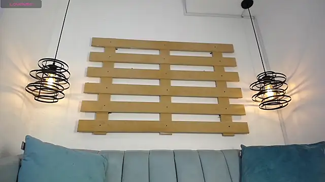 Andy Leex online show from December 15, 7:40 pm