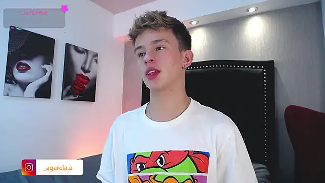 LiamWildx20 online show from February 14, 4:42 am