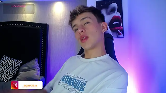 LiamWildx20 online show from April 4, 5:27 am