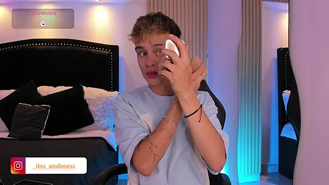 Snapshot of LiamWildx20 chatting on July 13, 12:13 am LiamWildx20 online show from July 13, 12:13 am