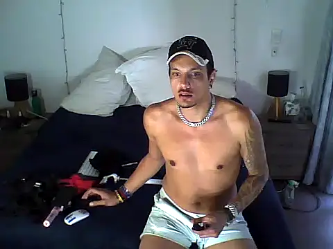 TAIZ69WORLD online show from October 31, 7:59 pm