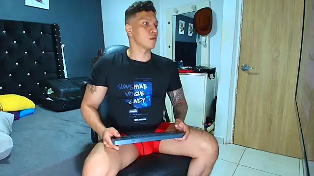 ethan dalton  online show from April 12, 5:12 am