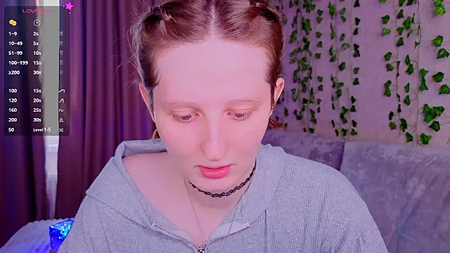 Snapshot of c0ralynx chatting on July 13, 1:14 pm c0ralynx online show from July 13, 1:14 pm